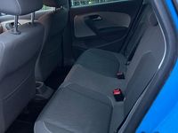 Usado VW Polo 90 HP (66 kW) 2015 Azul Sedan