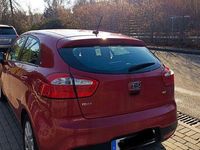 Gebraucht Kia Rio Spirit 109 PS (80 kW) 2011 Rot Limousine