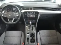 Gebraucht VW Passat 200 PS (147 kW) 2023 Grau Kombi