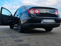 Gebraucht VW Passat 122 PS (89 kW) 2009 Schwarz Limousine