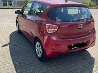 Gebraucht Hyundai i10 Style 87 PS (63 kW) 2014 Rot Kleinwagen