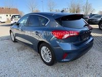 Gebraucht Ford Focus Titanium 125 PS (91 kW) 2018 Chromablau metallic Limousine