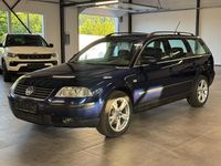 Gebraucht VW Passat 115 PS (84 kW) 2001 Blau Kombi