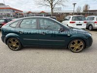 Gebraucht Ford Focus Trend 116 PS (85 kW) 2005 Grün Limousine