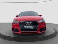 Gebraucht Audi A1 Basis 95 PS (69 kW) 2018 Rot Limousine