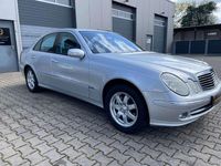 Gebraucht Mercedes E200 140 PS (102 kW) 2005 Silbermetallic Limousine