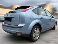 Gebraucht Ford Focus Ghia 101 PS (74 kW) 2005 Blau Limousine