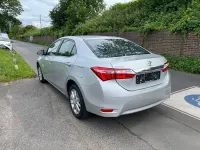 Gebraucht Toyota Corolla Life+ 132 PS (97 kW) 2015 Silber Limousine