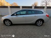 Gebraucht Opel Astra Sport 110 PS (80 kW) 2011 Silber Kombi