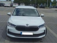 Gebraucht Skoda Superb Selection 150 PS (110 kW) 2024 Kristall weiss Kombi