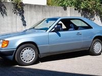 Gebraucht Mercedes E300 179 PS (131 kW) 1988 Blau Coupé