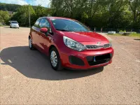 Gebraucht Kia Rio Edition 7 85 PS (62 kW) 2015 Rot Kleinwagen
