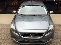 Gebraucht Volvo V40 You! 122 PS (89 kW) 2015 Grau Limousine