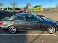 Gebraucht Mercedes E300 231 PS (169 kW) 2011 Blau Limousine