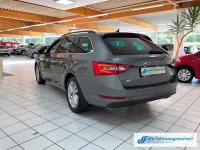 Gebraucht Skoda Superb Ambition 150 PS (110 kW) 2023 Grau Kombi