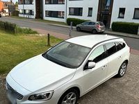 Gebraucht Volvo V60 115 PS (84 kW) 2015 Weiß Kombi