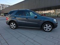 Gebraucht Mercedes ML350 231 PS (169 kW) 2010 Grau SUV