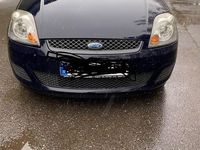 Gebraucht Ford Fiesta 60 PS (44 kW) 2007 Blau Kleinwagen