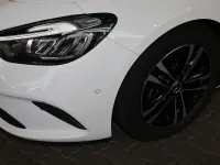 Gebraucht Mercedes B200 Progressive 163 PS (119 kW) 2024 Unilack polarweiß Van / Kleinbus