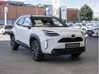 Neu Toyota Yaris Cross 131 PS (96 kW) 2025 Weiß (weiss / super white 2) SUV