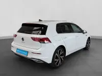 Gebraucht VW Golf VIII Style 131 PS (96 kW) 2025 Weiß Limousine