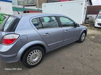 Second-hand Opel Astra Elegance 105 CP (77 kW) 2004 Argintiu Berlinǎ