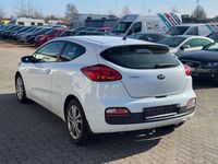 Gebraucht Kia Ceed Edition 7 99 PS (72 kW) 2013 Weiß Kleinwagen