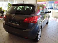 Gebraucht Kia Venga 90 PS (66 kW) 2011 Grau Kleinwagen