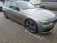 Gebraucht BMW 330 190 PS (139 kW) 2019 Grau Kombi