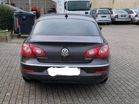 Gebraucht VW Passat 140 PS (102 kW) 2011 Limousine