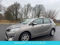 Gebraucht Toyota Verso 111 PS (81 kW) 2014 Grau Van / Kleinbus
