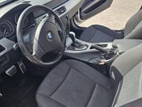 Gebraucht BMW 318 129 PS (94 kW) 2007 Silber Limousine