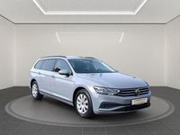 Gebraucht VW Passat Basis 150 PS (110 kW) 2022 Grau Kombi