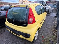 Gebraucht Peugeot 107 68 PS (50 kW) 2010 Gelb Kleinwagen