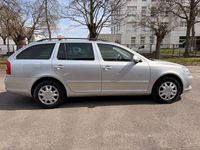 Usado Skoda Octavia 122 HP (89 kW) 2012 Prateado Sedan