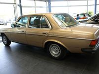 Gebraucht Mercedes E230 136 PS (100 kW) 1982 Gold Limousine