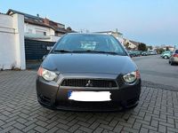 Gebraucht Mitsubishi Colt 95 PS (69 kW) 2011 Braun Van / Kleinbus