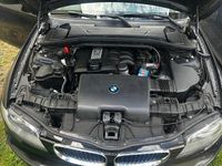 Gebraucht BMW 116 122 PS (89 kW) 2009 Schwarz Kleinwagen
