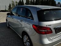 Gebraucht Mercedes B180 122 PS (89 kW) 2013 Silber Van / Kleinbus