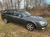 Usado Ford Mondeo Ghia 156 CV (114 kW) 2005 Gris Familiar