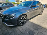 Gebraucht Mercedes E220 Avantgarde 194 PS (142 kW) 2016 Grau Limousine