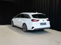 Gebraucht Kia Ceed Spirit 136 PS (100 kW) 2019 (wd) cararraweiss Kleinwagen