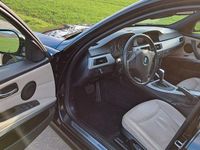 Gebraucht BMW 325 204 PS (150 kW) 2011 Schwarz Kombi