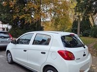 Gebraucht Mitsubishi Space Star 71 PS (52 kW) 2015 Weiß Limousine