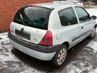 Gebraucht Renault Clio II 55 PS (40 kW) 2000 Silber Kleinwagen