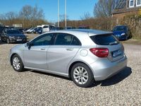 Gebraucht Mercedes A180 122 PS (89 kW) 2015 Silber Limousine