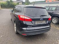 Gebraucht Ford Focus Trend 125 PS (91 kW) 2014 Schwarz Kombi