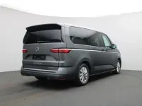 Gebraucht VW Multivan Style 245 PS (180 kW) 2025 Grau Van / Kleinbus