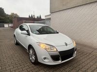 Gebraucht Renault Mégane III Dynamique 110 PS (80 kW) 2009 Weiß Coupé