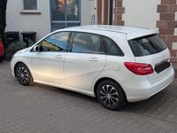 Gebraucht Mercedes B180 109 PS (80 kW) 2012 Weiß Van / Kleinbus